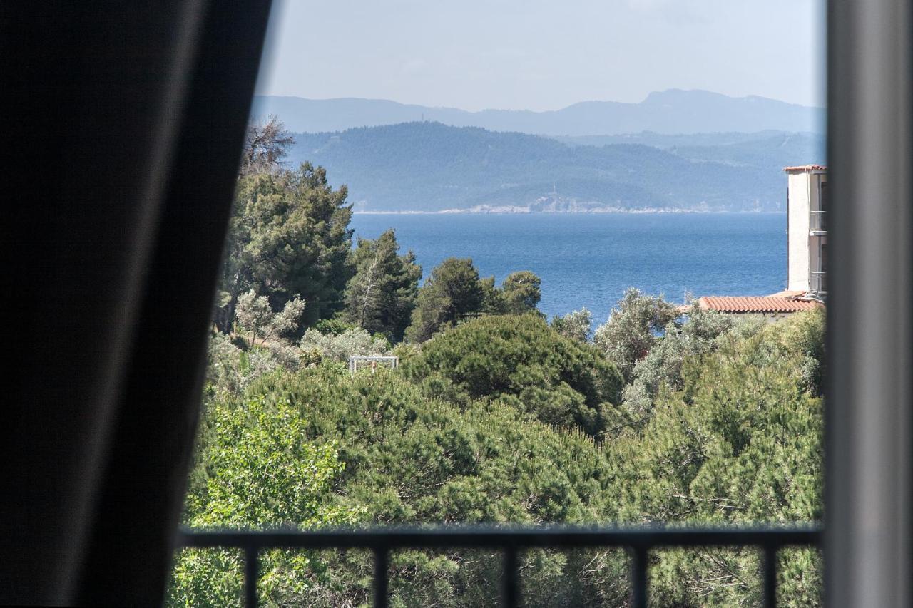 Hermes Hotel Vromolimnos Bagian luar foto