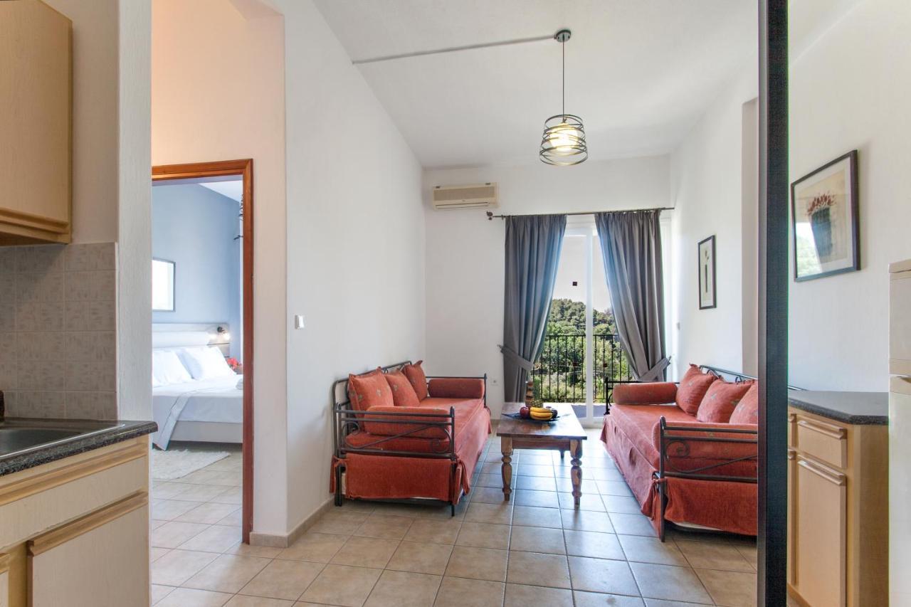 Hermes Hotel Vromolimnos Bagian luar foto