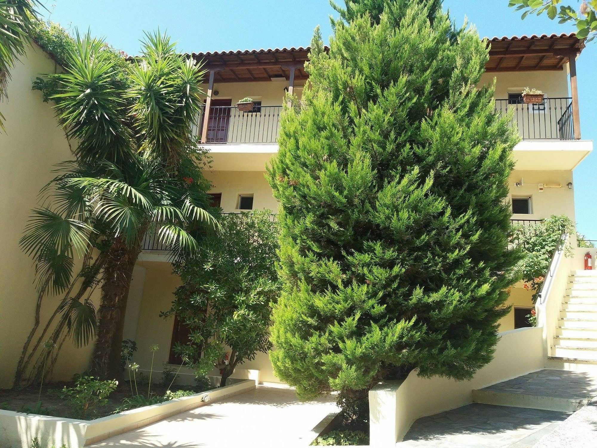 Hermes Hotel Vromolimnos Bagian luar foto